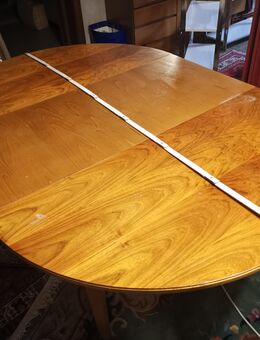 Eßtisch Buche Nußbaum rund+ oval - Hamburg