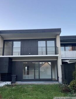 Reihenhaus mit Einbauküche, Balkon, Garten und Garage in Oldenburg/ Stadtteil Osternburg - Oldenburg