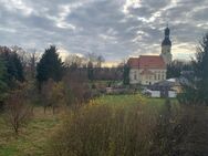 Naundorf, OT Hof...unverbauter Blick ins Grüne auf Kirche! - Naundorf