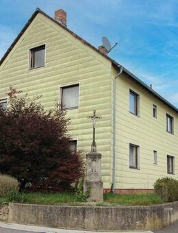 Sanierungsbedürftiges Zweifamilienhaus mit Ausbaupotenzial in ruhiger Lage von Wimmelbach - Hausen (Regierungsbezirk Oberfranken)