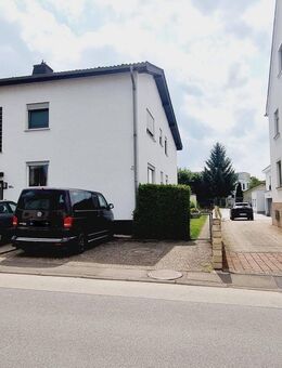 Limburg-Eschhofen: Eigentumswohnung mit Balkon, Garten und Garage - Limburg (Lahn)