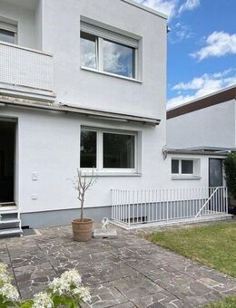 Moderne Doppelhaushälfte mit perfektem Grundriss und Garten - Frankfurt (Main)