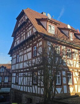 Altes Fachwerk für junges Leben – schöne 2-Zimmer EG-Wohnung im Herzen von Ötisheim - Ötisheim