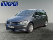 VW Touran, 1.2 TSI Trendline, Jahr 2018 - Zetel