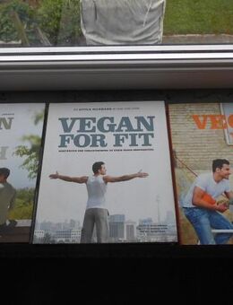 3 vegetarische Kochbücher: Vegan for Fit, Vegan for Youth, Vegan for Fun von Attila Hildmann, ehemaliger Neupreis 84,95- hier zusammen 15,- - Flensburg