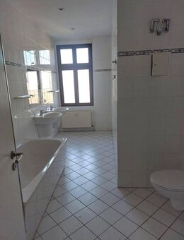 Neu im Angebot sehr schöne 4 R.-Wohnung in MD-Sudenburg im 3.OG mit BLK ca.113,36m zu vermieten. - Magdeburg