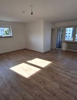 *Geräumiges Apartment im Straubinger Süden* - Straubing