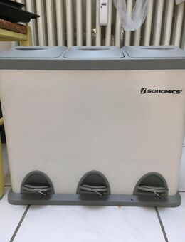 Mülleimer Songmics, 3 Behälter in einem, sehr gut erhalten, sauber, stabil. Neu ca. 100.-, für VB €40.- abzugeben. - Baden-Baden