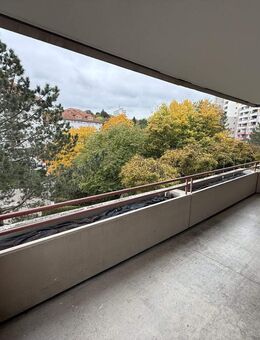 Gepflegte 2-Zimmer-Wohnung mit Westbalkon und Einbauküche in guter Lage - Ulm