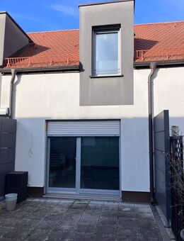 91054 Erlangen-Zentrum - Schöne 2-Zimmer-Maisonette-Wohnung mit EBK und Dachterrasse - Erlangen