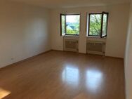 1-Zimmer-Wohnung mit Einbauküche, separaten Gadarobenraum und Abstellraum, plus Stellplatz und Kellerabteil in Eggenfelden - Eggenfelden