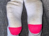 Getragene weiße Socken von Handwerkerin - Horn-Bad Meinberg