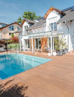 ENGEL & VÖLKERS - Bestlage Riemerling: Großzügiges Einfamilienhaus mit Pool - Hohenbrunn