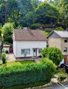 Einfamilienhaus am Waldrand mit großem Garten in Porta Westfalica - Porta Westfalica