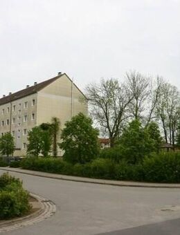 Zentral und ruhig: 3-Raum-Wohnung am Marktplatz - Löcknitz