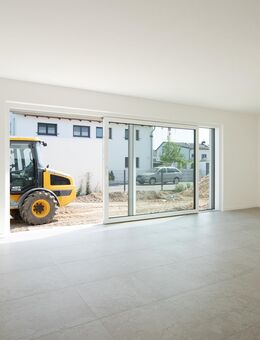 Moderne Doppelhaushälfte mit Schreinerküche, PV-Anlage und Batteriespeicher - Haimhausen