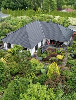 Repräsentativer Bungalow mit exklusiver Ausstattung, großzügigen Räumen und perfektem Gartenambiente - Ratekau