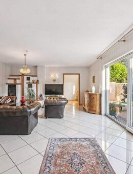 Attraktiver Winkelbungalow in ruhiger Lage von Ludwigshafen-Friesenheim - Ludwigshafen (Rhein)