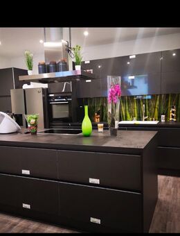 Schüller Küche XXL, Mitte Insel, Bar, Elektrogeräte, Villeroy & Boch Waschbecken - Mittenwalde Zentrum