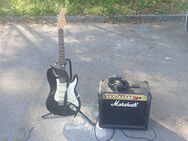 E-Gitarre (Fender) mit Verstärker gut erhalten gūnstig abzugeben (Preis VB) - München
