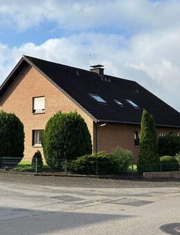 Charmantes Zweifamilienhaus mit großem Grundstück! - Augustdorf