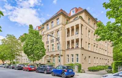 STILVOLLE ALTBAUWOHNUNG MIT BALKON IM SCHMARGENDORFER KIEZ