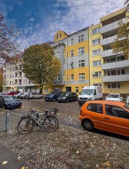 Elegante große Dachgeschosswohnung mit Blick über Berlin - Berlin
