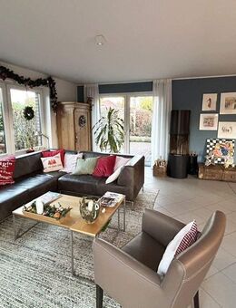 Zetel - Bungalow - sehr ruhige Wohnlage, Energiekennwert A+, Ecklage, Carport. Vermietet. - Zetel