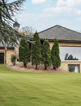 Idyllisches Wohnen an der Weser: Charmantes Landhaus mit Schlossblick - Hehlen