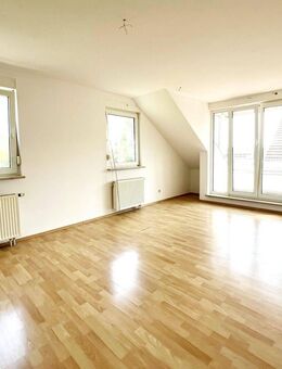 2-ZIMMER-DACHWOHNUNG MIT LOGGIA - Schwabach