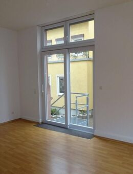 CHARMANTE, MODERNISIERTE ALTBAUWOHNUNG NÄHE POMPEJANUMSGARTEN - Aschaffenburg