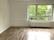 Gepflegte 4 Zimmer - Wohnung inclusive Einbauküche und Balkon mit guter Verkehrsanbindung - Kassel