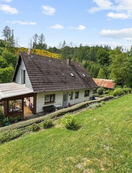 Am Ende einer Sackgasse mit eigenem Wald: Einfamilienhaus mit Einliegerwohnung in Hesselbach - Gummersbach