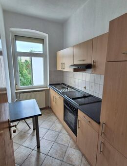 Alten-Krankenpfleger/innen aufgepasst: 2 Raum Wohnung im 2.OG mit Einbauküche Zentrumsnah - Zeitz