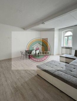 Ihr neues Zuhause im Erdgeschoss - Großzügige 4-Zimmer-Wohnung mit Altbau-Charme in Marktzeuln - Marktzeuln