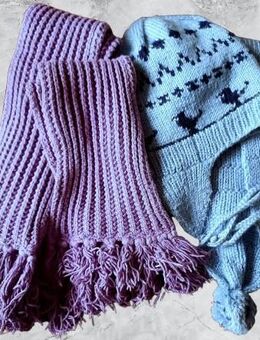 Kuschelige, handgestrickte Kinderbekleidung - genau das Richtige zum Wärmen - Niederfischbach