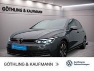 VW Golf, 2.0 TDI Life 110kW SPUR, Jahr 2023 - Eschborn