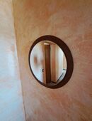 Verkaufe modernen runden Wandspiegel mit Facettenschliff in 12309