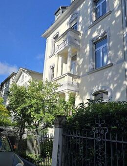 5-Zimmer-Altbauwohnung mit Stuck und Parkett in bester Frankfurter Lage - Frankfurt (Main)