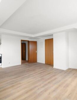 Helle 1,5 Zimmer-Dachgeschosswohnung in Augsburg-Kriegshaber - Augsburg