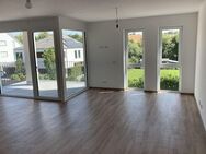 Neuwertige 3-Zimmer-Wohnung mit 2 Balkonen, tollem Ausblick und EBK in Feldrandlage! A+ - Waldbüttelbrunn
