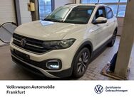 VW T-Cross, 1.0 TSI Move, Jahr 2023 - Frankfurt (Main)