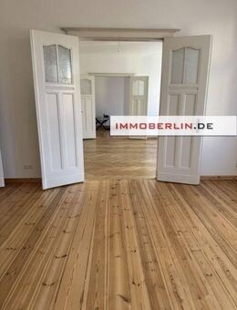 IMMOBERLIN.DE - Toplage im Stadtzentrum! Exzellente Immobilie mit generösem Grundriss, Balkon & Pkw-Stellplatz - Luckenwalde