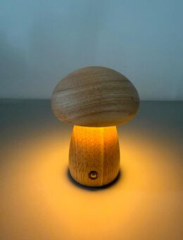 Akku-Tischlampe Wooden Mushroom – Echtholz mit warmem LED-Licht - Langenberg