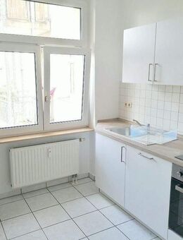 !! 3-Zimmer-Wohnung mit Einbauküche und Balkon in ruhiger Nebenstraße !! - Chemnitz