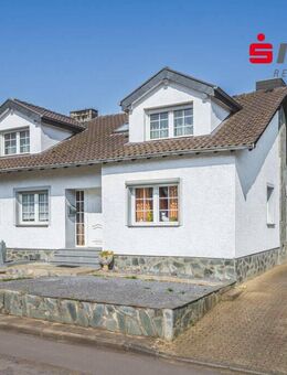 Freistehendes Einfamilienhaus mit Einliegerwohnung in bester Lage in Zopp - Alsdorf (Nordrhein-Westfalen)