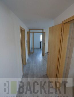 Große und helle 3,5-Zimmer-Dachgeschosswohnung mitten in Altenkunstadt. - Altenkunstadt