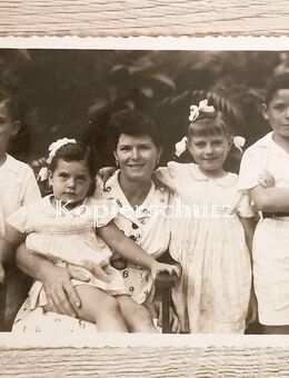 Familien-Foto-Ansichtskarte Venezuela 1945, s/w Hochglanz, Wellen - Bautzen