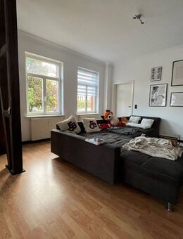 Große 4-Zimmerwohnung mit Balkon am Juttaplatz in Sonneberg! - Sonneberg