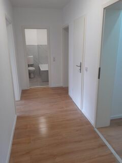 Attraktive helle und frisch renovierte 2,5-Zimmer-Wohnung!